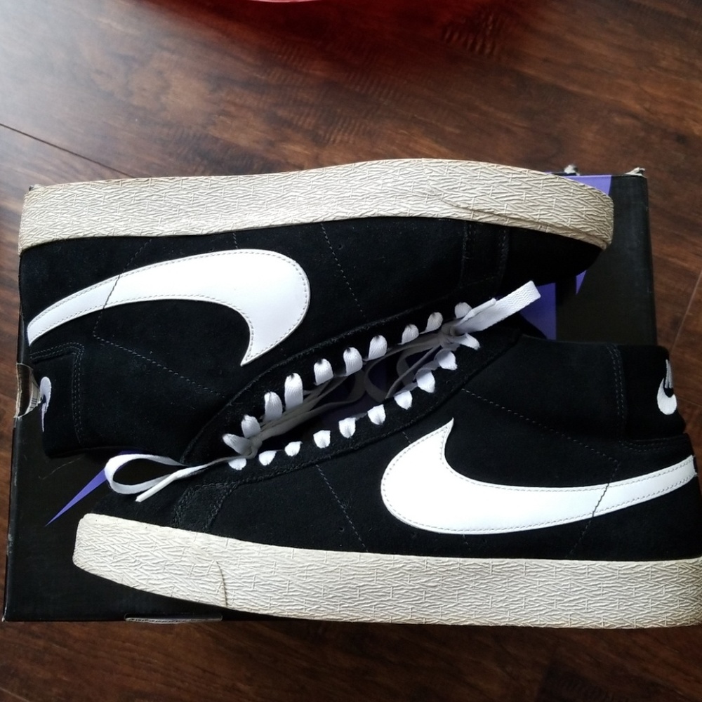 NIKE BLAZER SB